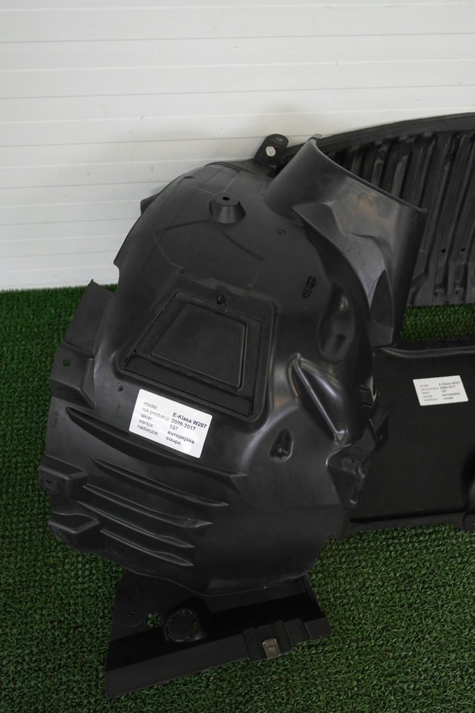 E-KLASA W207 09- VORDERRADBÄTTER RECHTS LINKS MOTORABDECKUNGEN SET Product image
