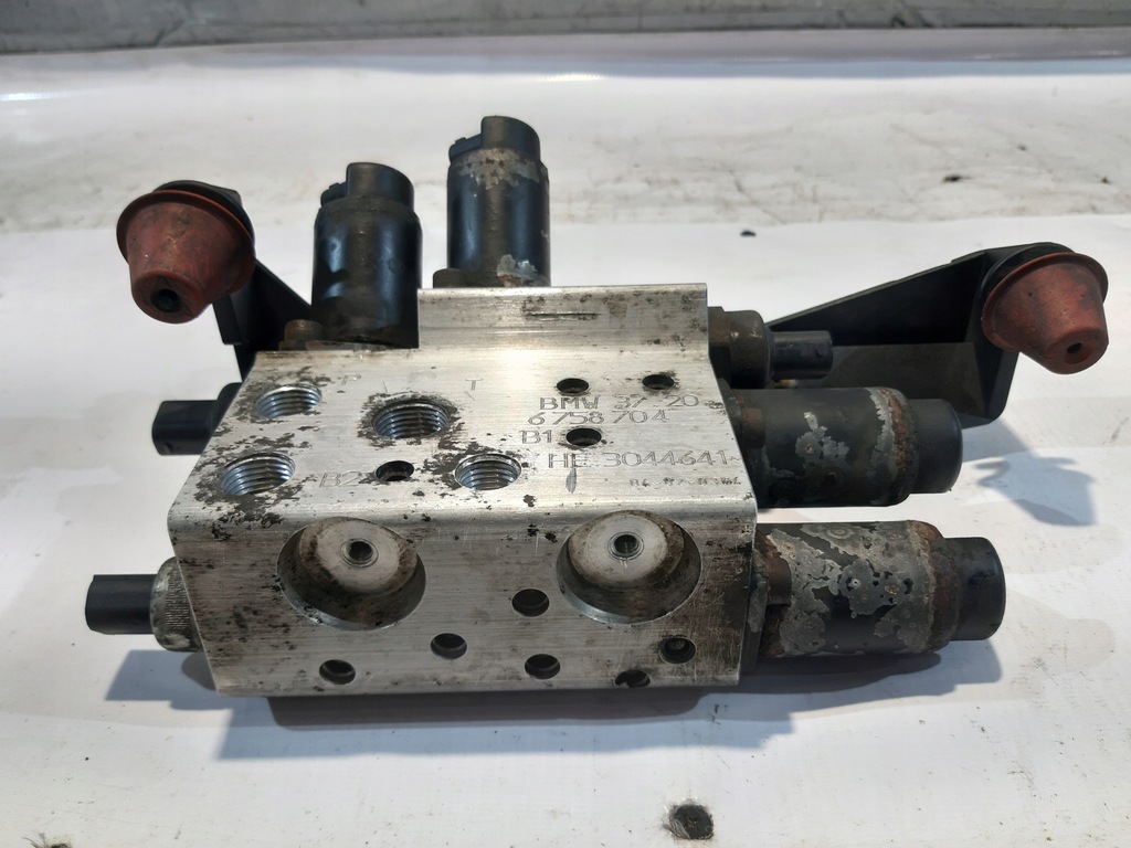 Dynamische Federungspumpe BMW E65 6758704 Product image