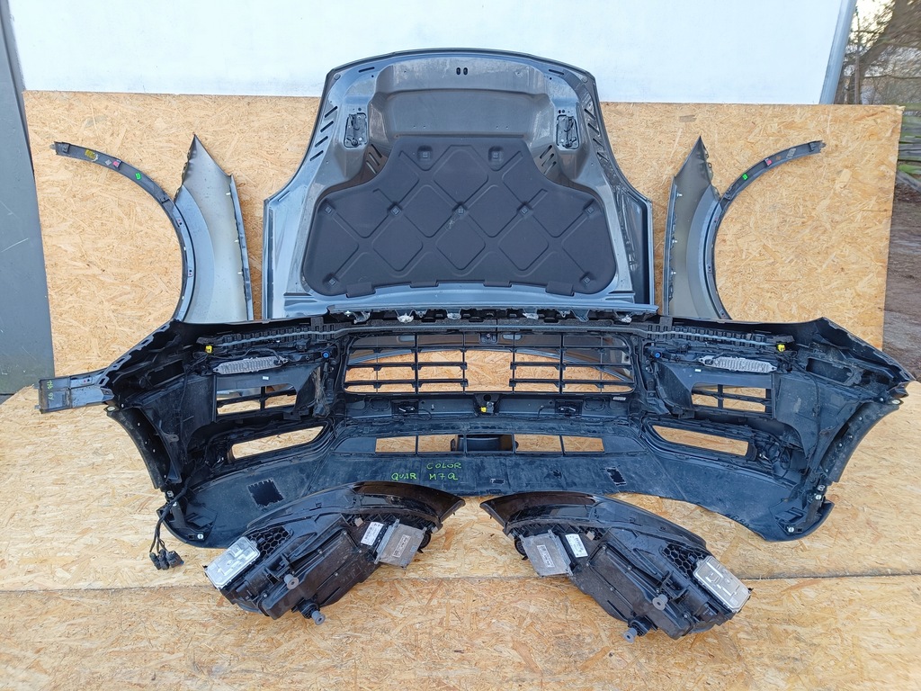 Porsche Cayenne E-Hybrid 2022r Front in der Farbe M7Q Maske 9Y 9Y0 Stoßfängerlampe Product image