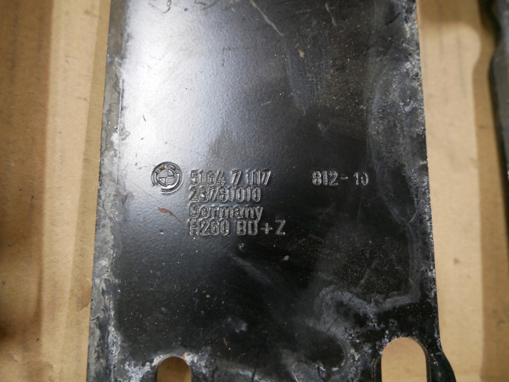 BMW E87 E90 Plattenkühlerhalterung rechts Product image