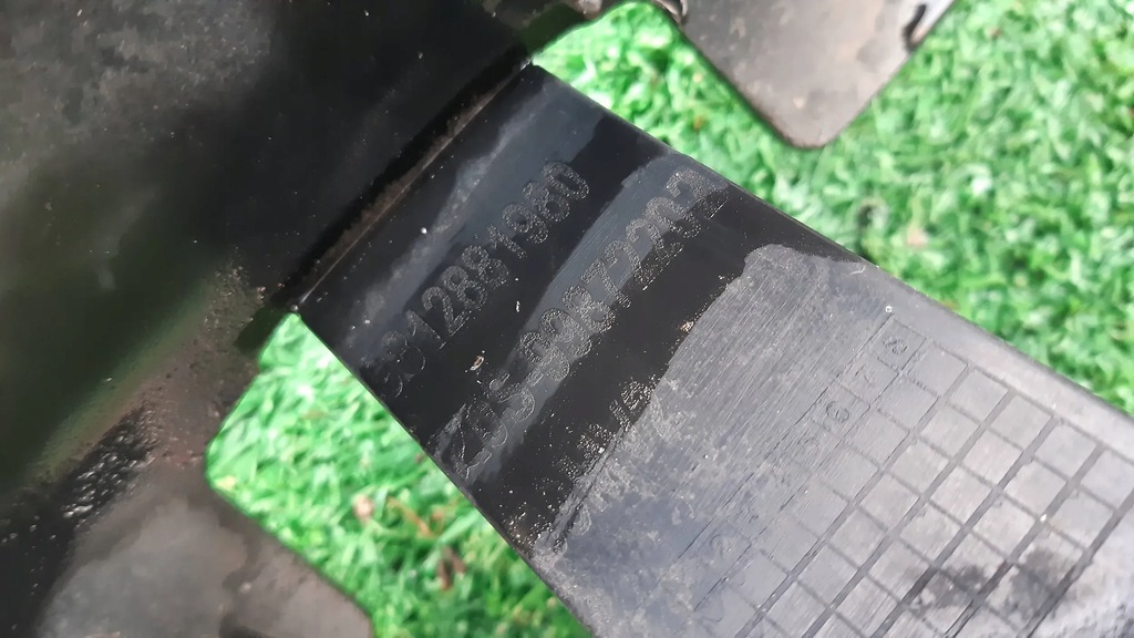 Peugeot Partner Original Stoßdämpferträger vorne 9812881980 Product image