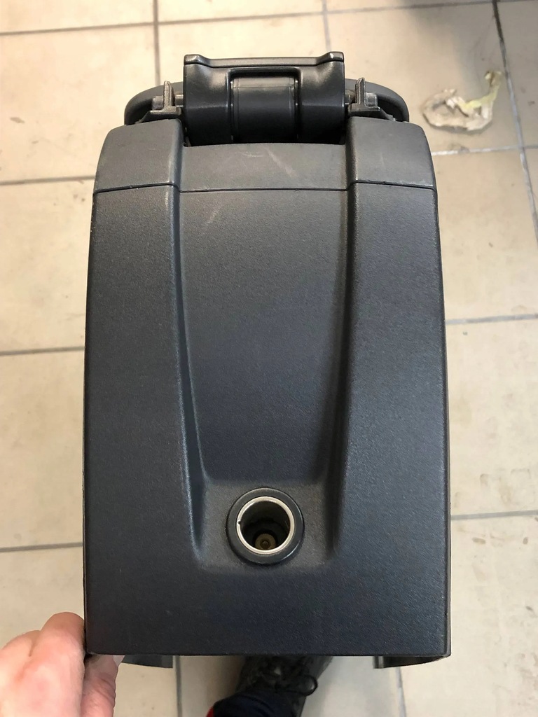 VOLVO S40 V50 ARMLEHNE MITTELTUNNEL 30755375 Product image