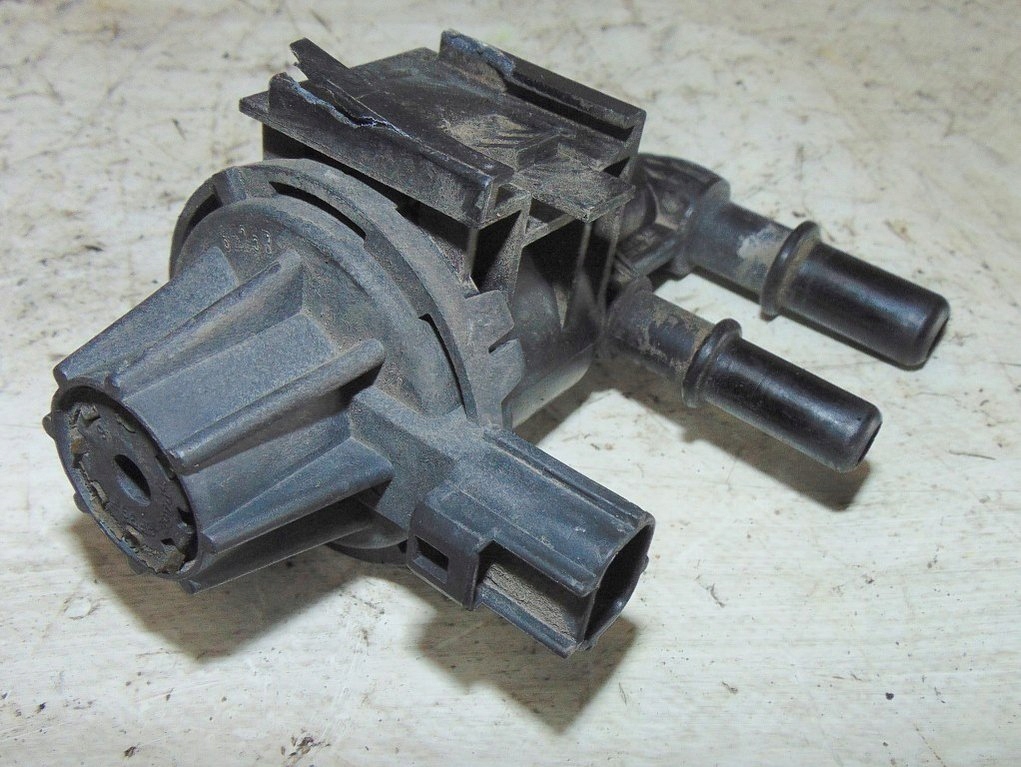 FOCUS Mk1 2.0 USA 06R MAGNETVENTIL 7U5A9G641DA Product image