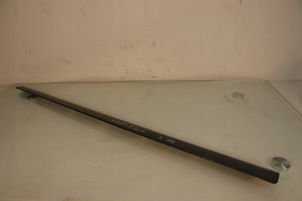 TÜRVERKLEIDUNG LINKS VORNE MERCEDES W203 KOMBI Product image