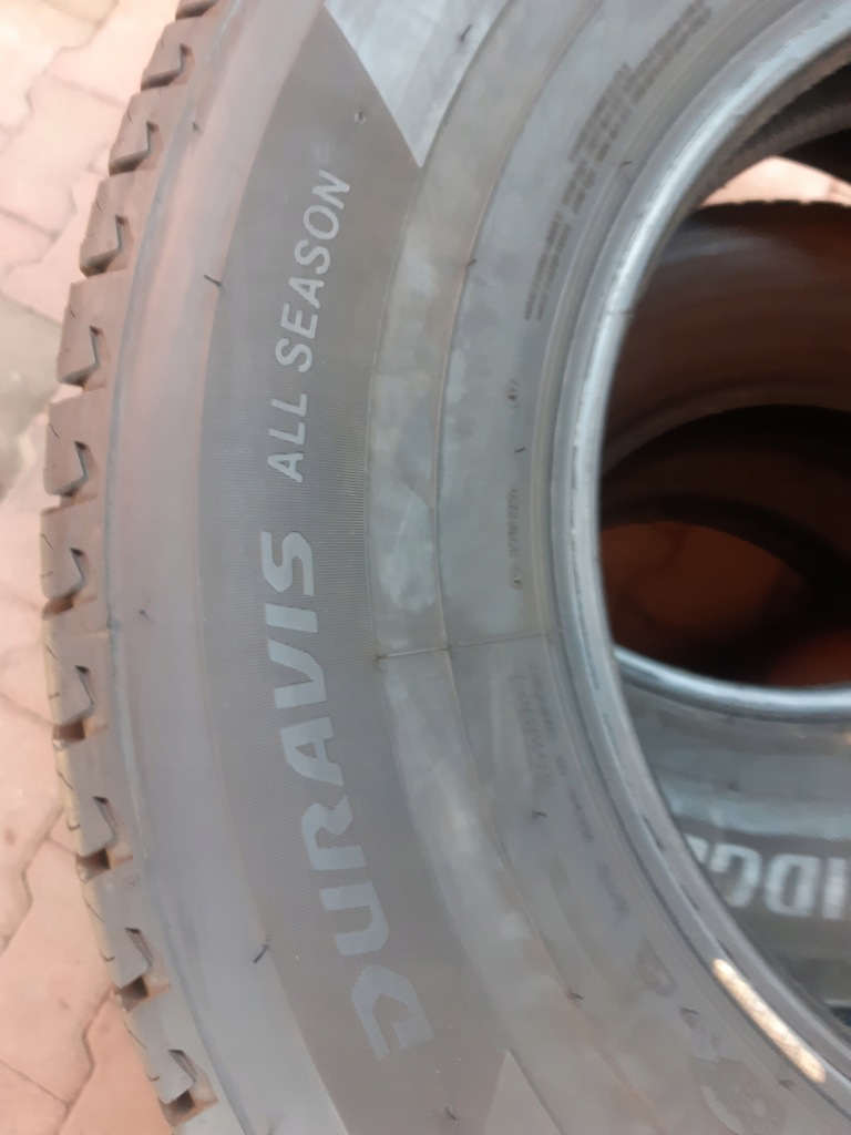 Bridgestone Duravis All Season 225/75R16C Ganzjahresreifen Product image