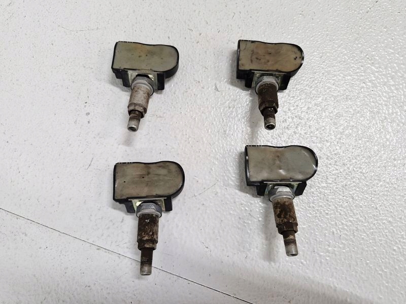 KIA CEED II 2 SORENTO II HYUNDAI I30 II REIFENDRUCKSENSOR TPMS Product image