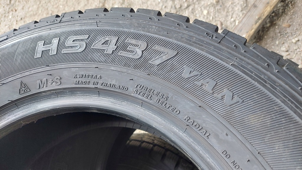 Winterreifen 215/70r16C 108/106T Falken Eurowinter HS437 VAN Product image