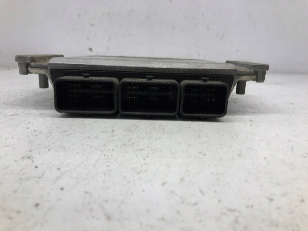 MOTORCOMPUTER RENAULT 0281010483 8200039569 Product image