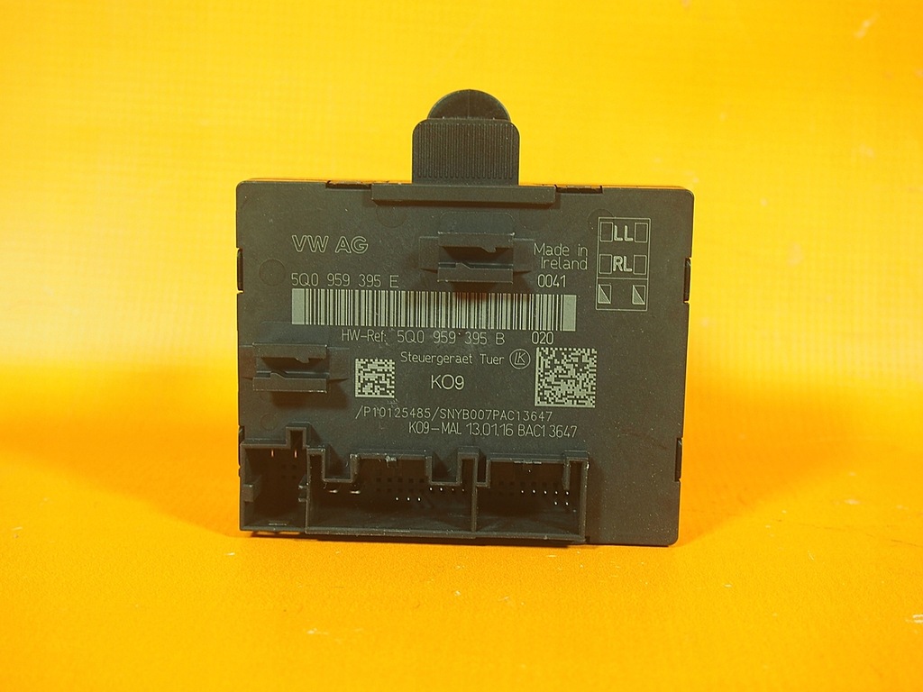 Audi A3 S3 8V Türsteuerung HINTEN LINKS RECHTS 5q0959395e Product image
