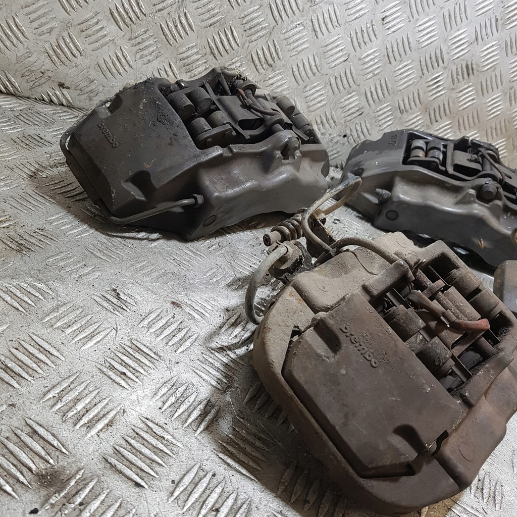 BREMSSÄTTEL SET VOLKSWAGEN TOUAREG BREMBO 17ZR 17ZL 207673045A Product image