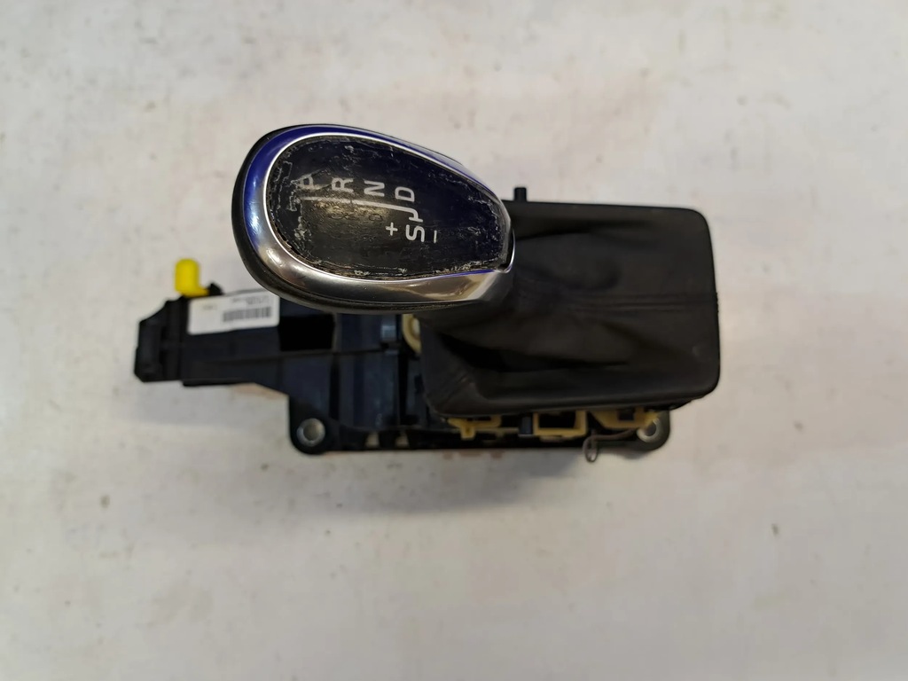 Volvo S60 2015 Wagenheber und Schalthebel Product image