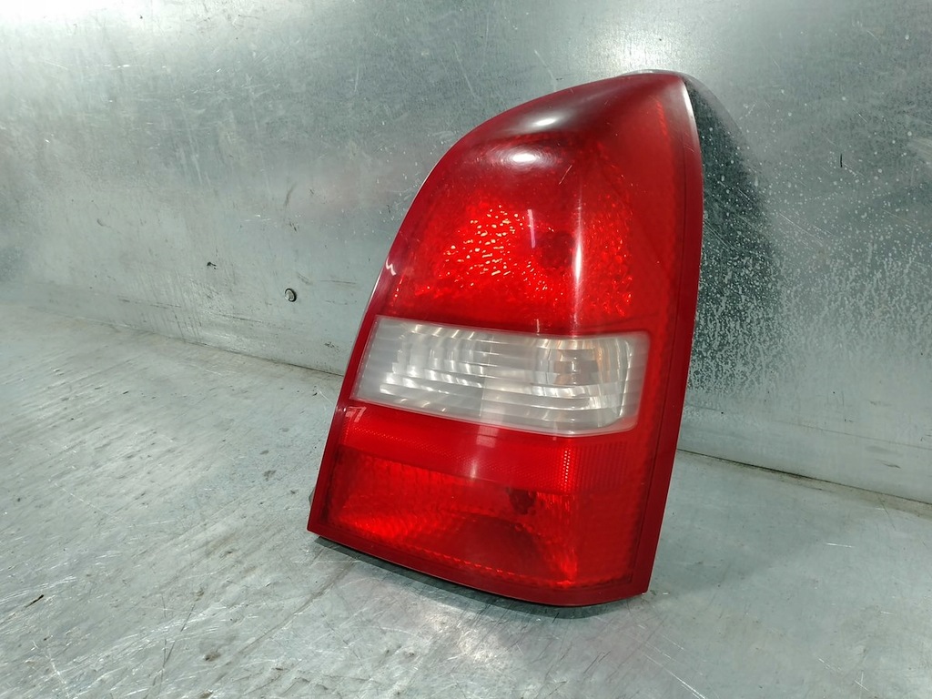 HECKLEUCHTE RECHTS NISSAN PRIMERA P12 ( 03-07 ) SEDAN Product image