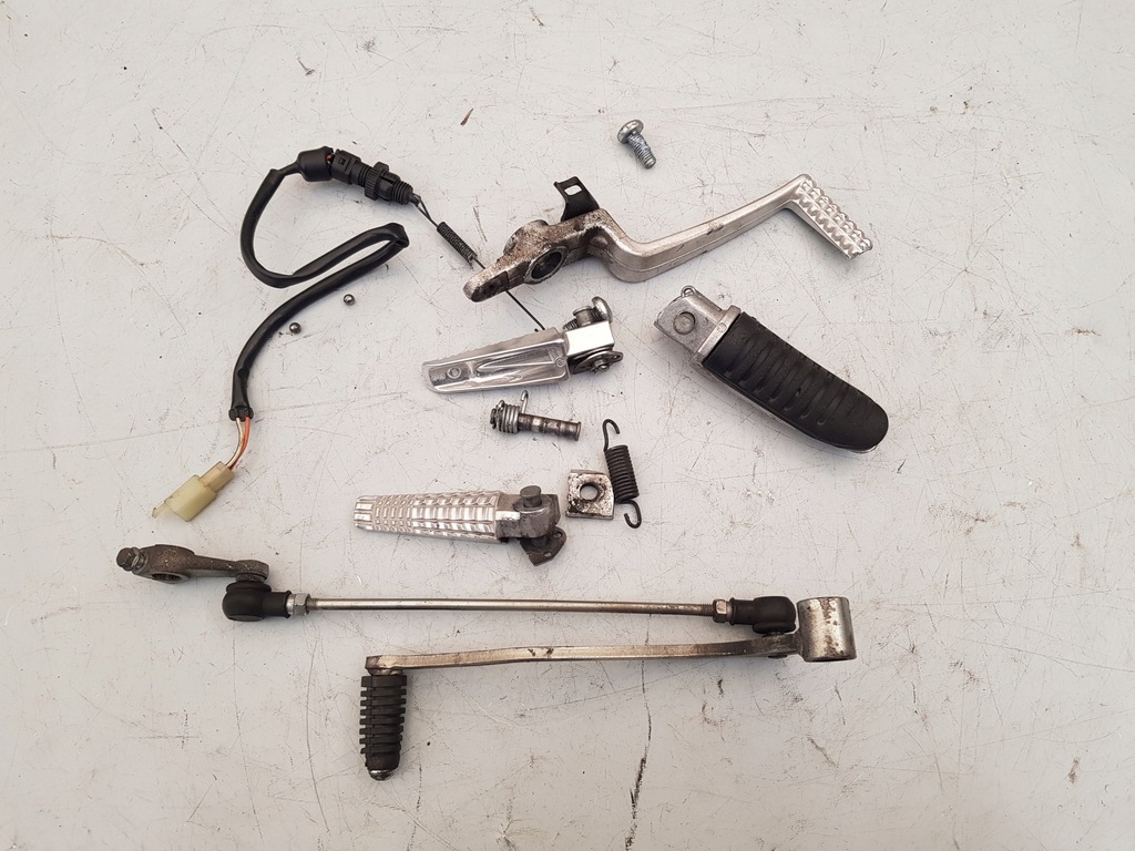 Setzen Sie den rechten Stys Foots Suzuki SFV 650 Gladius 09-15 links Product image