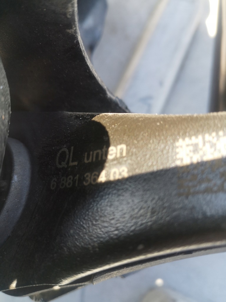 Achsschenkel-Stoßdämpfer rechts hinten BMW 6898964 F40 Product image