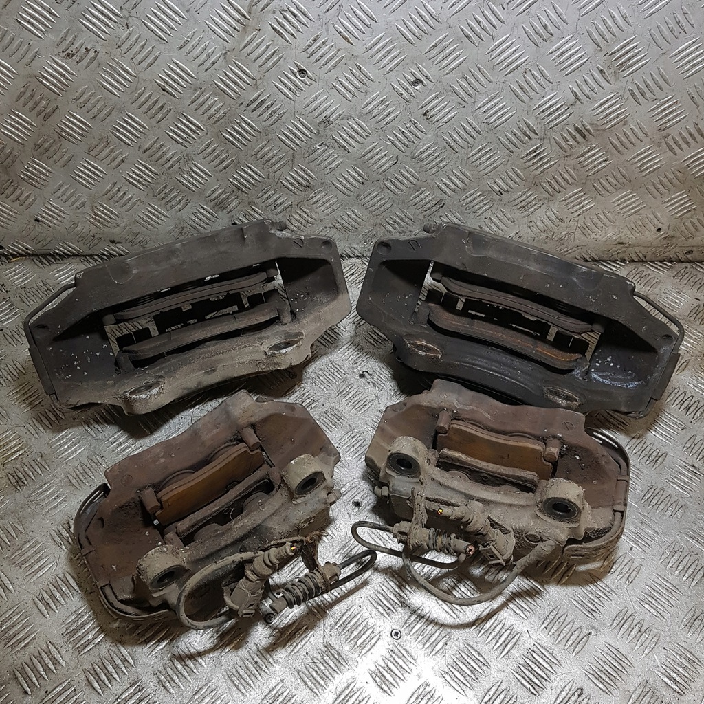 BREMSSÄTTEL SET VOLKSWAGEN TOUAREG BREMBO 17ZR 17ZL 207673045A Product image