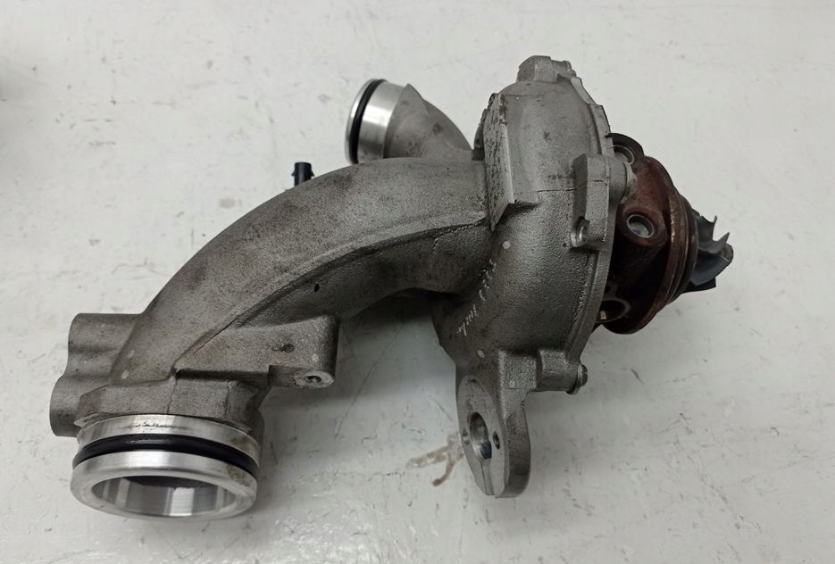 TURBOTURBINE-SET LINKS MERCEDES W213 3,5 V6 E400 276.853 A2760903180 Product image