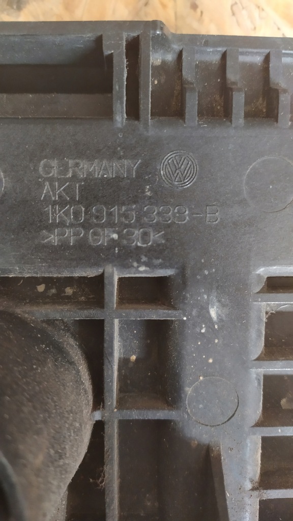 #1K0915333-B# VW TOURAN Batteriesockel Product image