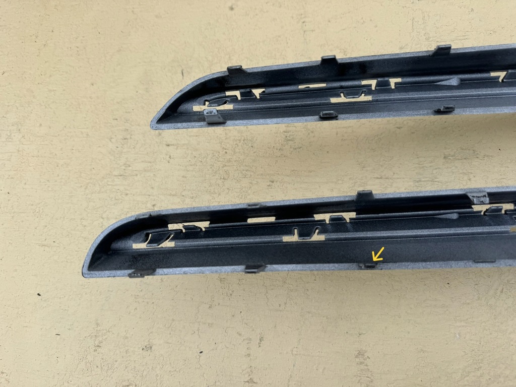 Mercedes B Klasse W246 II 11-18R Grill Stoßfänger Dummy A2468880173 Product image
