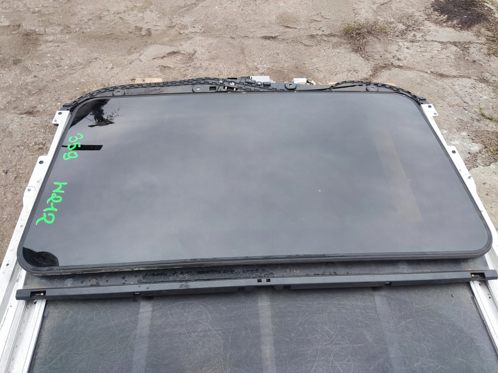 MERCEDES W212 GLASDACH PANORAMA DACHFENSTER A2127800540 Product image