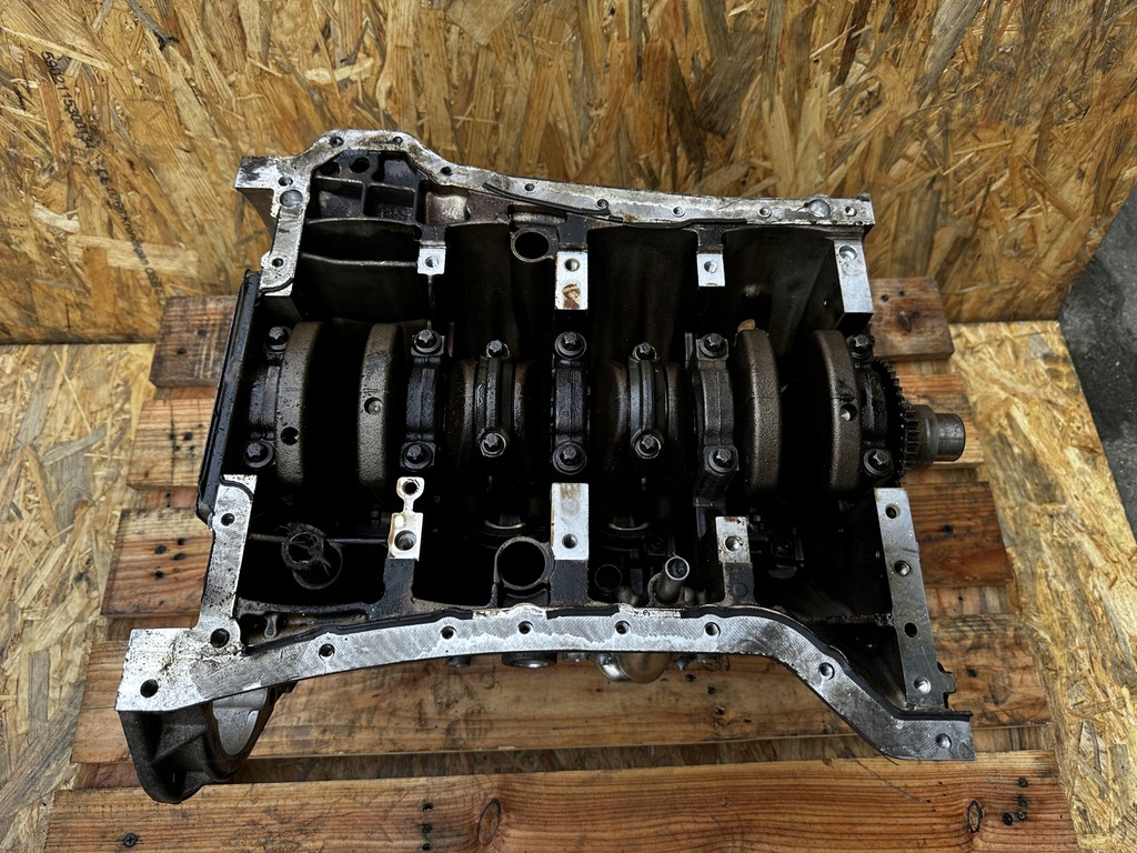 MOTORBLOCK UNTERE WELLENKOLBEN MERCEDES 1.8 CGI 271 820 Product image