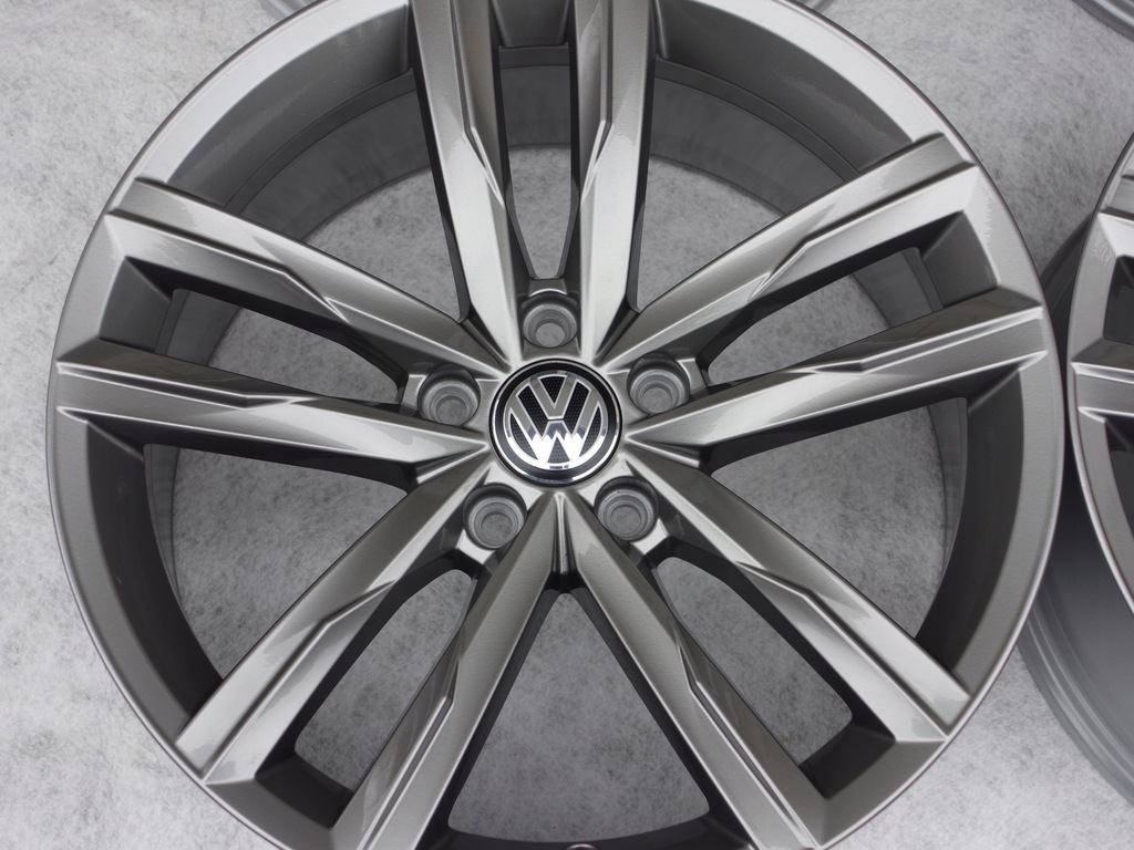 VW ARTEON PASSAT B8 LIFT TIGUAN 18' DARTFORD FELGEN Product image