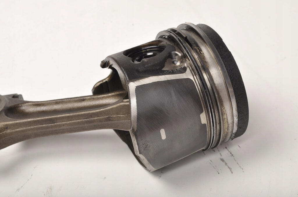 VOLVO S40 V50 2.0 D 136 PS KOLBEN MIT PLEUEL 085190 Product image