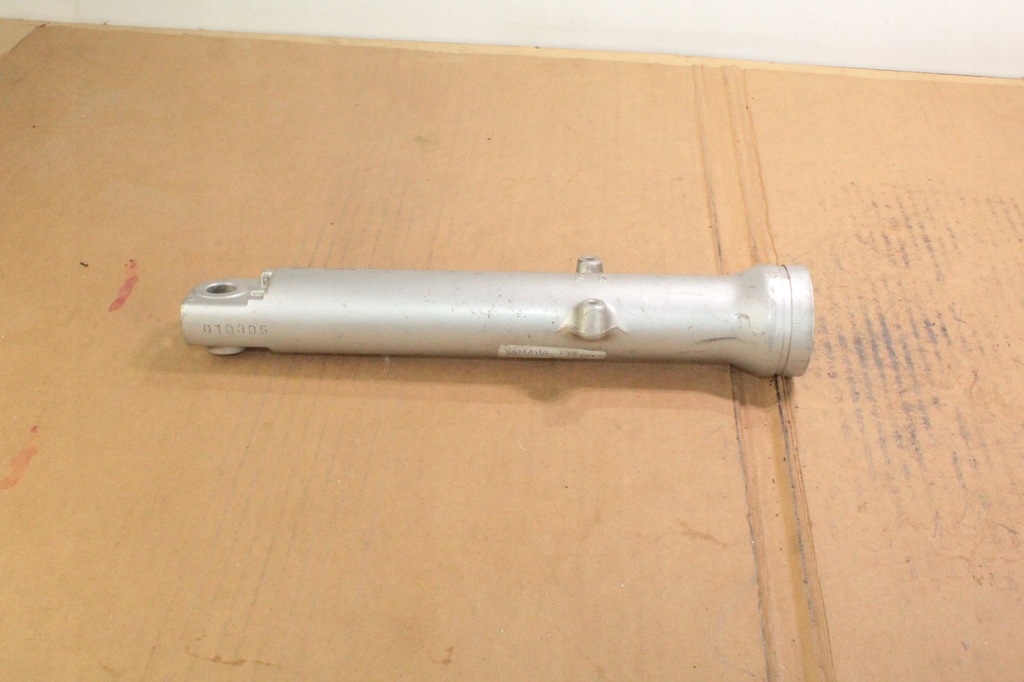 Yamaha FZ600 02–03 linkes Schienbein Product image