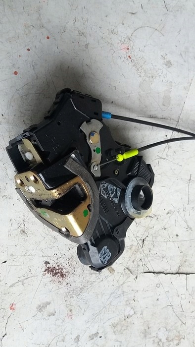 TOYOTA AVENSIS II T25 TÜRSCHLOSS VORNE RECHTS 2PIN Product image
