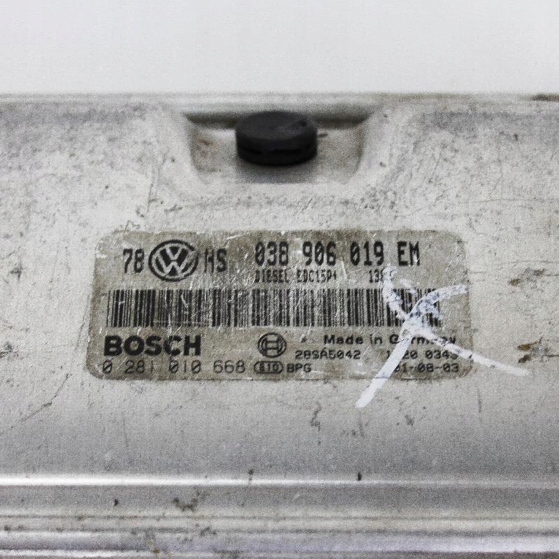 VW Passat B5 (3B3) 038906019EM 74KW 2001 Motor Product image