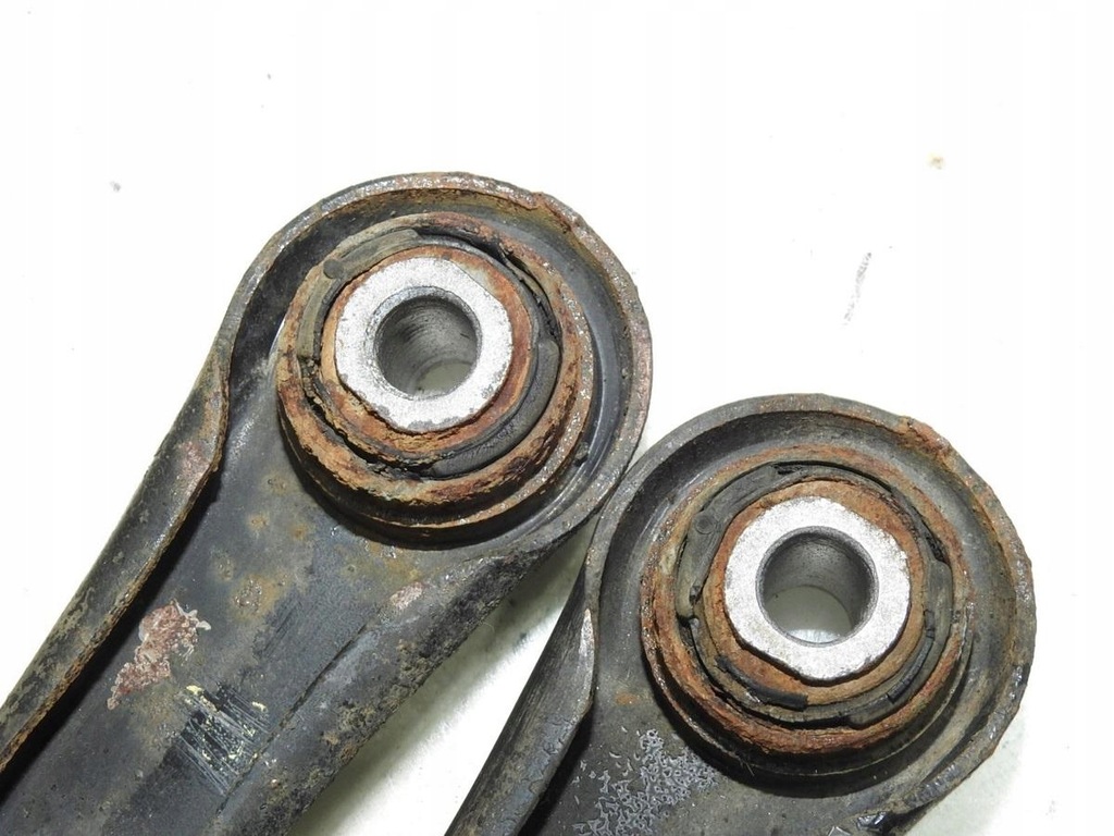 HINTERER QUERLENKER VOLVO V70 III 2,5 T Product image