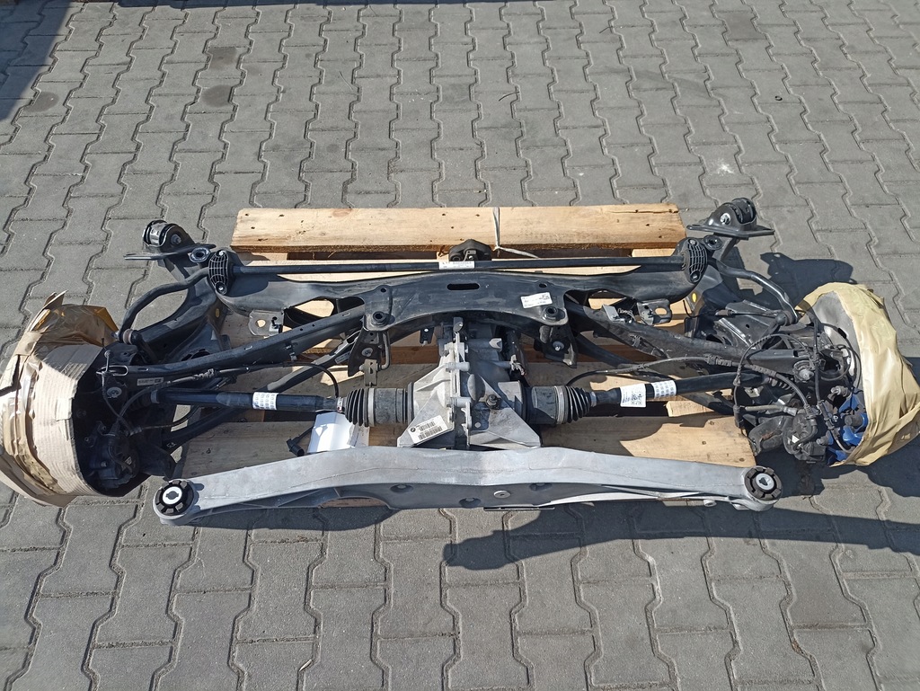 Hinterachsgetriebequerträger 6858474 X1 X2 F48 F49 F39 Product image