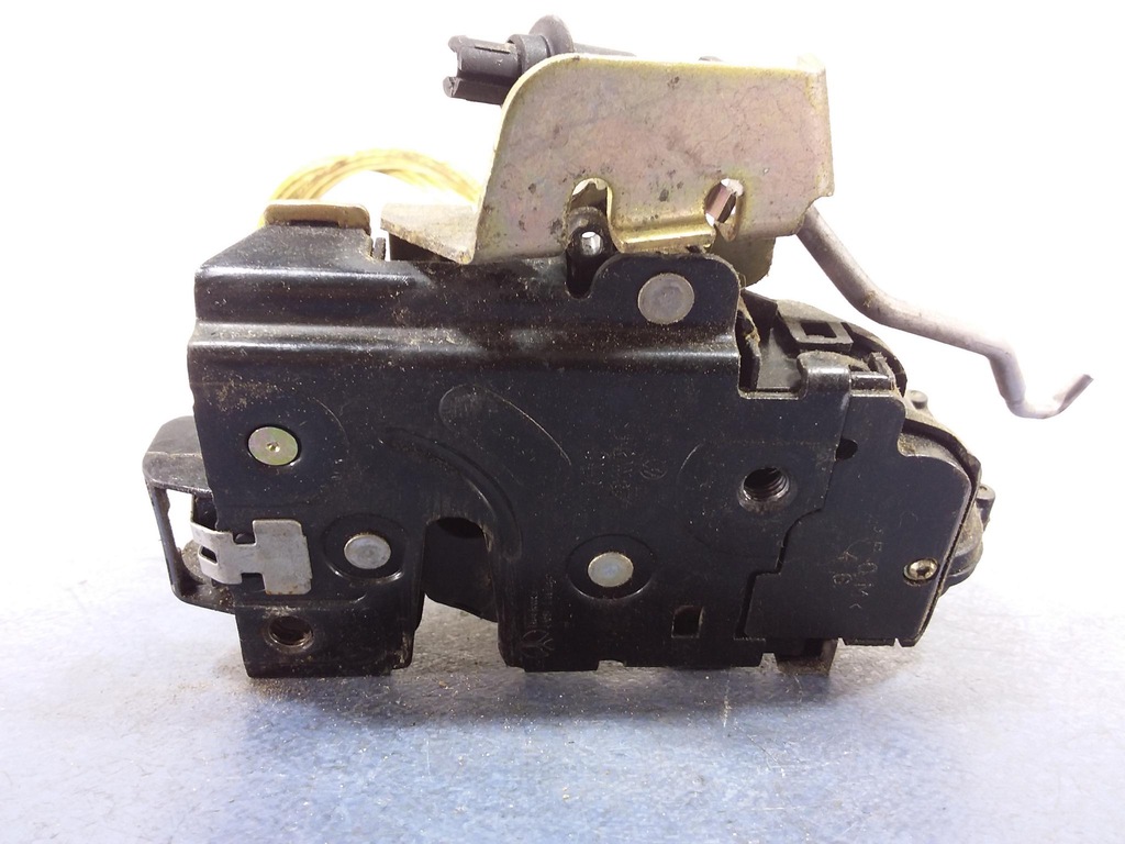 AUDI A6 C5 TÜRSCHLOSS HINTEN LINKS 7-POLIG 4B0839015F Product image