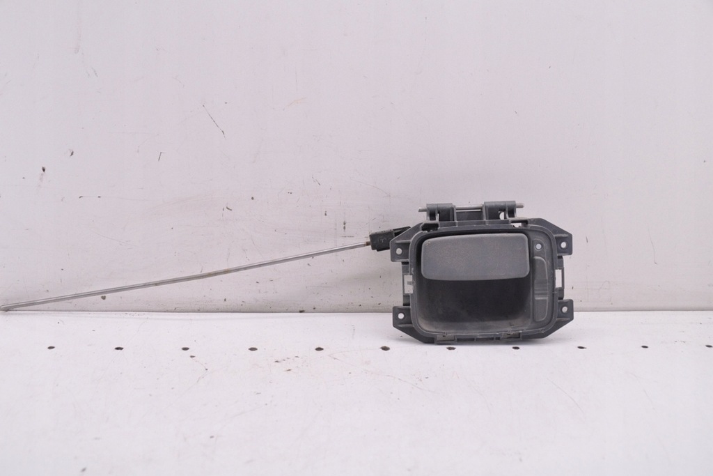 Hinter dem rechten inneren Griff Mercedes-Benz Vito Minibus / Passnger (W639) Product image