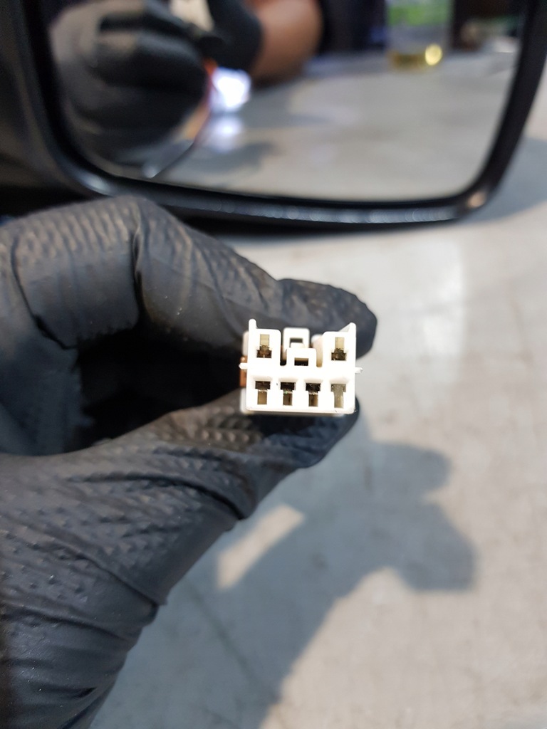 LUSTERKO ZEWNĘTRZNE PRAWE 0117373 5PIN VOLVO V40 Product image