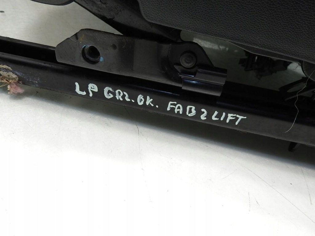 Linker vorderer Sessel Skoda Fabia II Product image