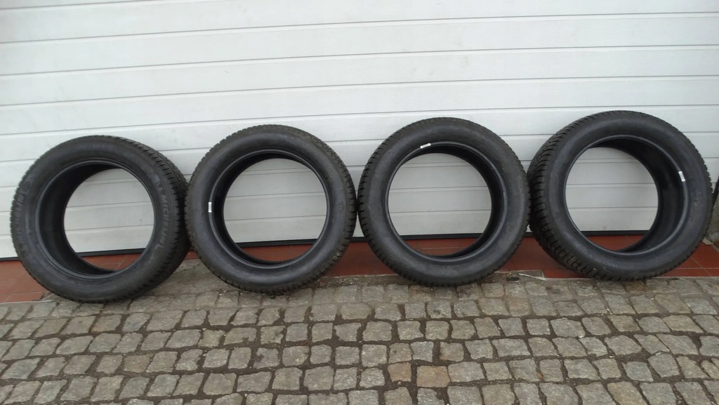 Michelin Pilot Alpin PA4 Winterreifen 245/50/18 104V Product image