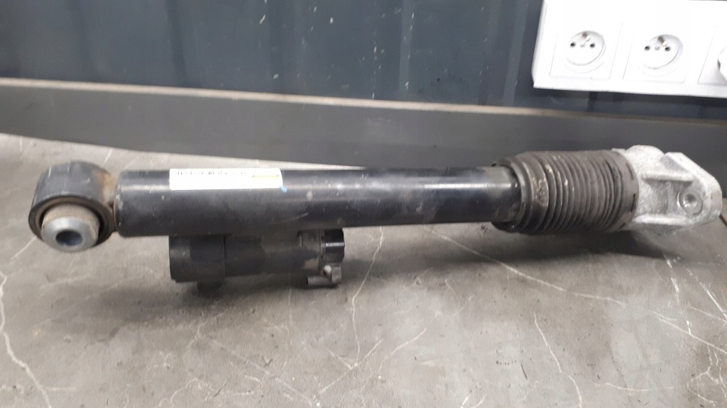 A1673200302 Links Stoßdämpfer Heck Mercedes-Benz GLS X166 Product image