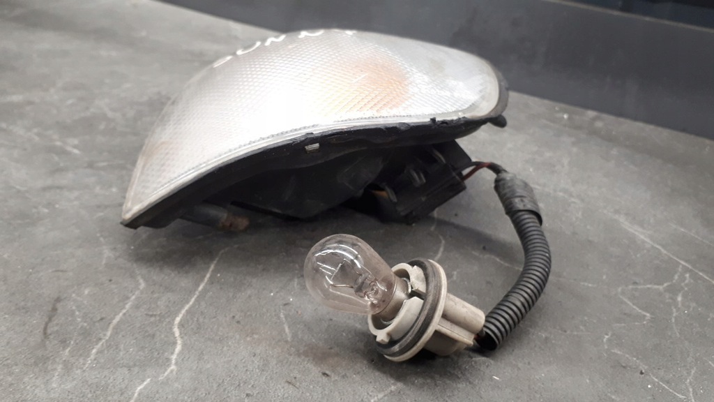6r010250 Blinker Nissan Sunny III 1991-1995 links vorne Product image