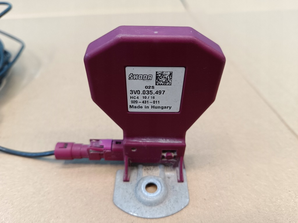 SKODA SUPERB 3 COMBI 2.0 TFSI 206 kW 4X4 2018 GPS LTE ANTENNENKABELBAUMMODUL Product image