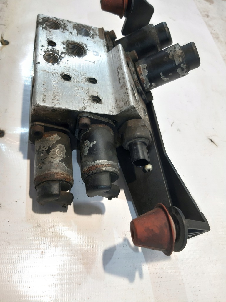 Dynamische Federungspumpe BMW E65 6758704 Product image