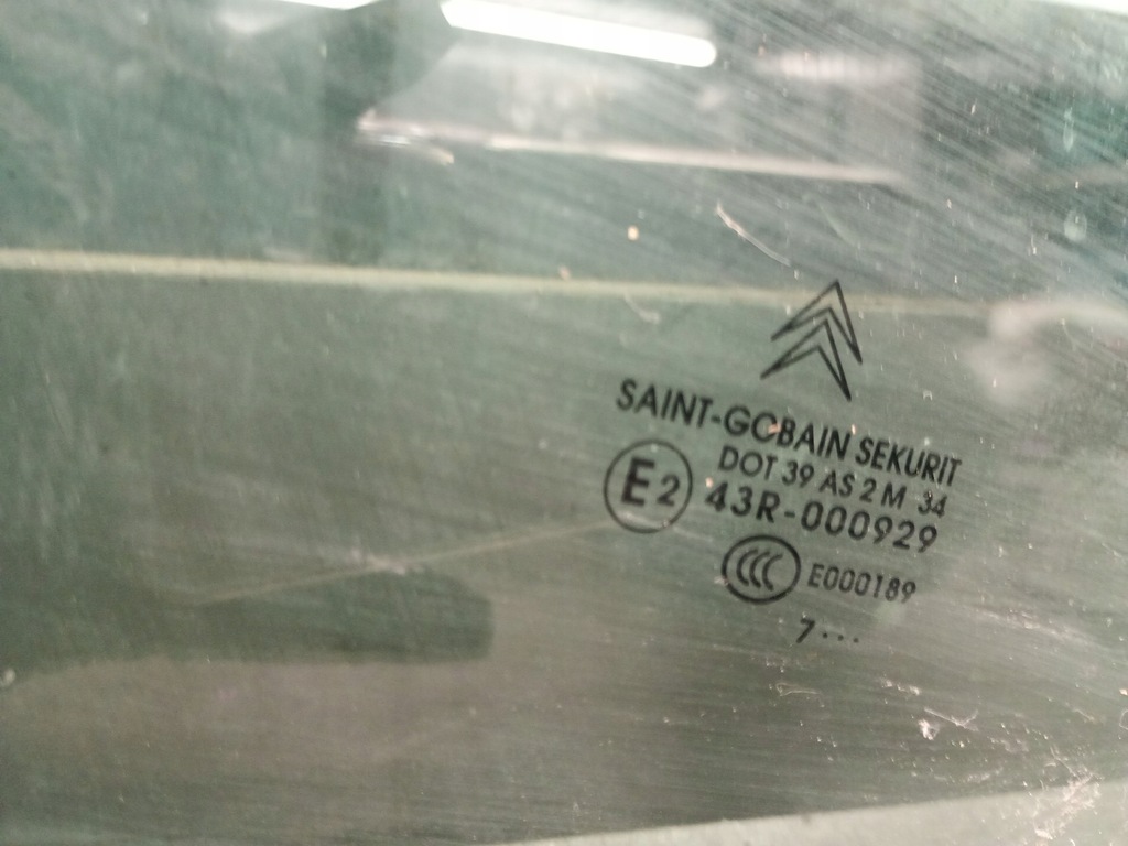 Rechte Glas hinter Citroen C4 und 07 Product image