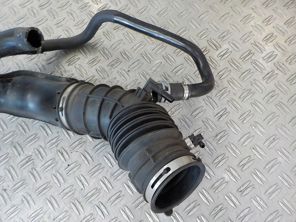 KUGA MK2 13–19 1,5 Schlauchrohr Ladeluftkühlerschlauch Product image