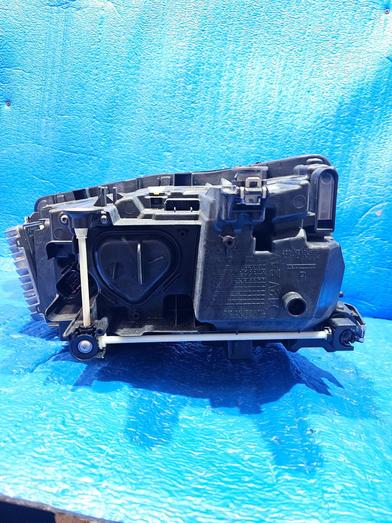Vorderrechtlich vorne rechts Audi Q4 E-Tron 89A941036m Product image