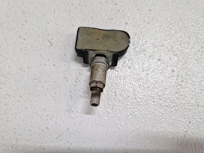 KIA CEED II 2 SORENTO II HYUNDAI I30 II REIFENDRUCKSENSOR TPMS Product image