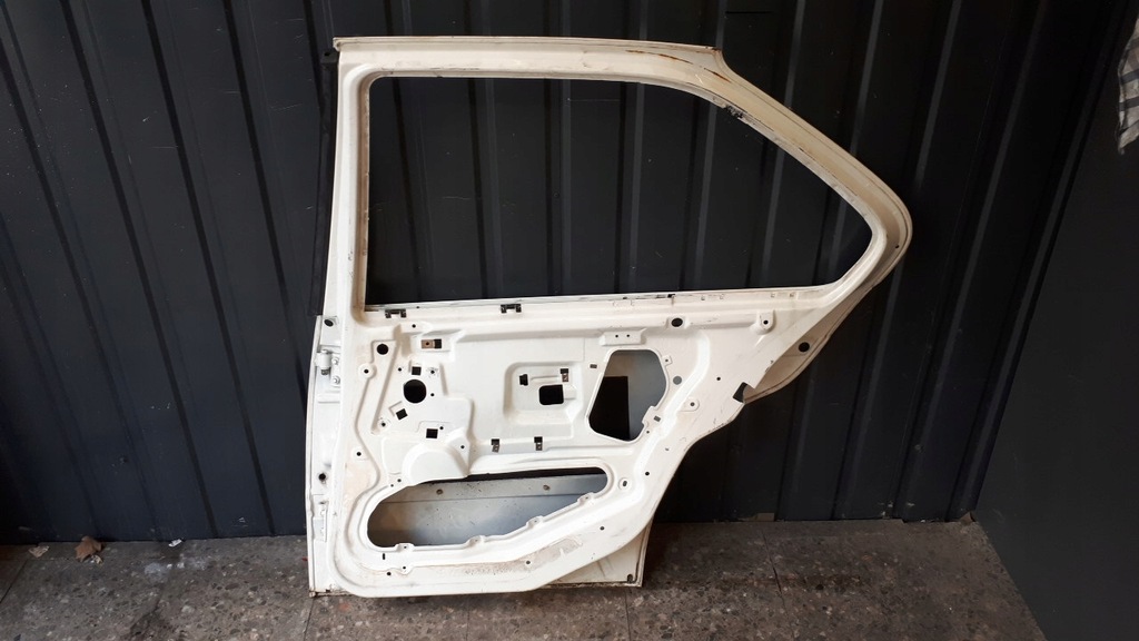 Rechte Hintertür BMW E36 LIMOUSINE, WEISS Product image