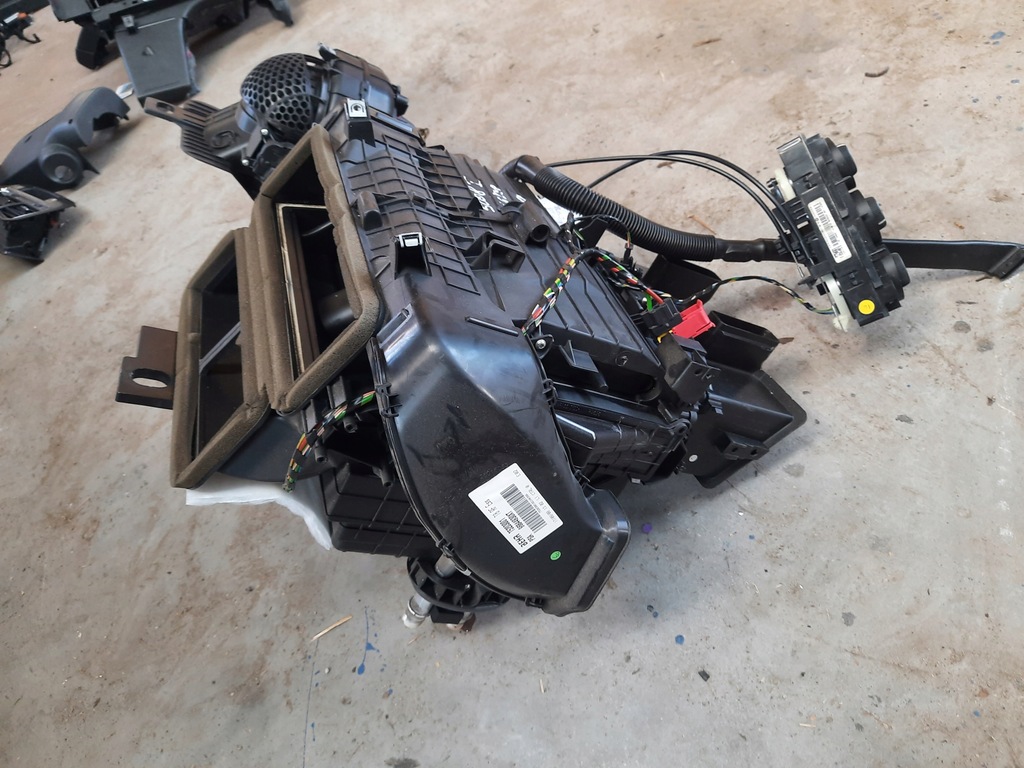 Peugeot 5008 1,6 PS Heizung komplett Product image