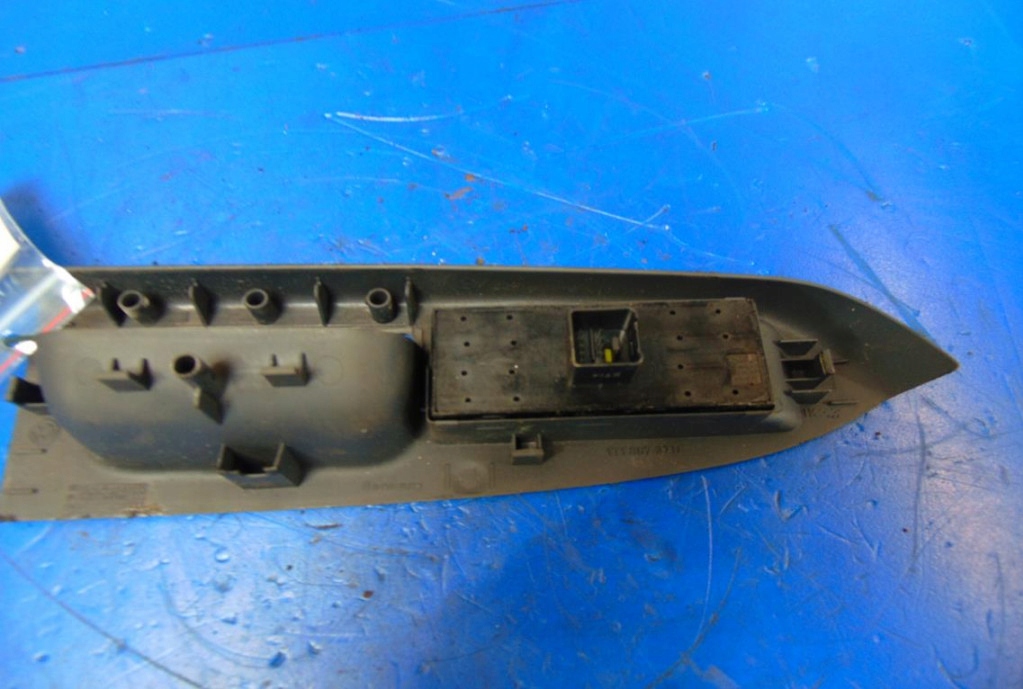 Volkswagen Touran 1.9tdi Glasschalter 1T1867371f Product image