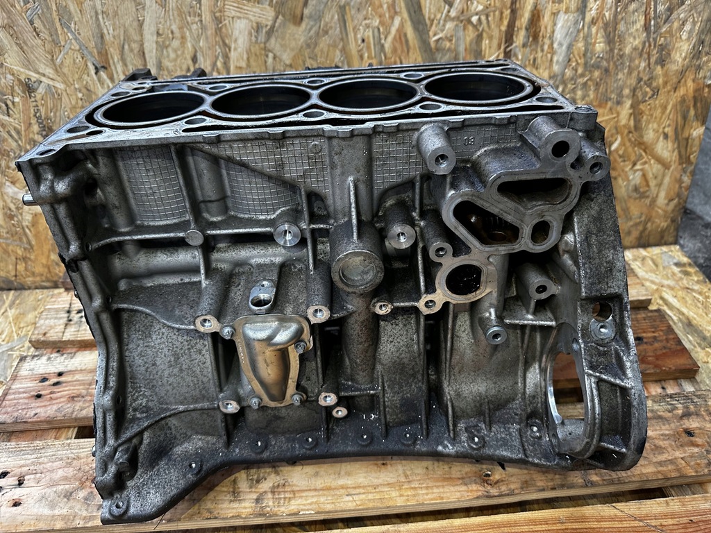 MOTORBLOCK UNTERE WELLENKOLBEN MERCEDES 1.8 CGI 271 820 Product image