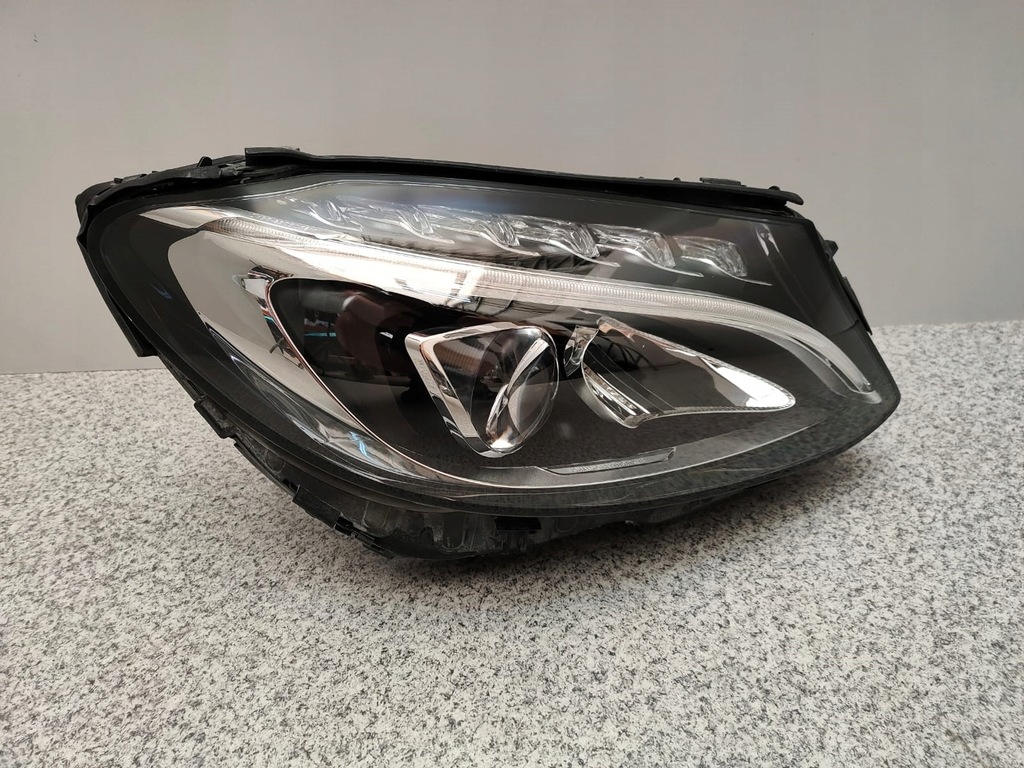 MERCEDES C-KLASSE W205 FRONTLEUCHTE LED PERFORMANCE RECHTS FV Product image