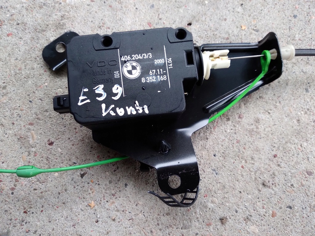 BMW E39 Kombi, Betätigungselement zum Öffnen der Tankklappe 8 352 168 Product image